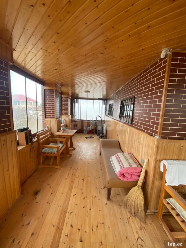 Satılır 14 otaqlı həyət evi