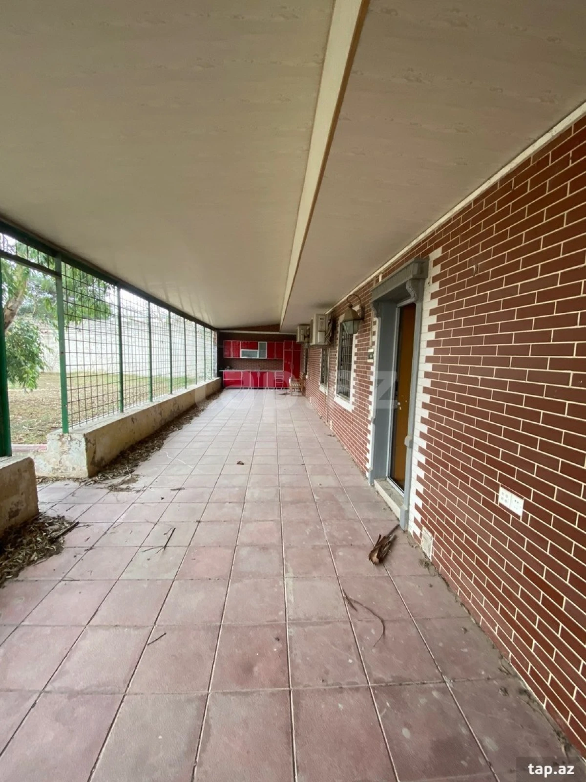 Satılır 14 otaqlı həyət evi