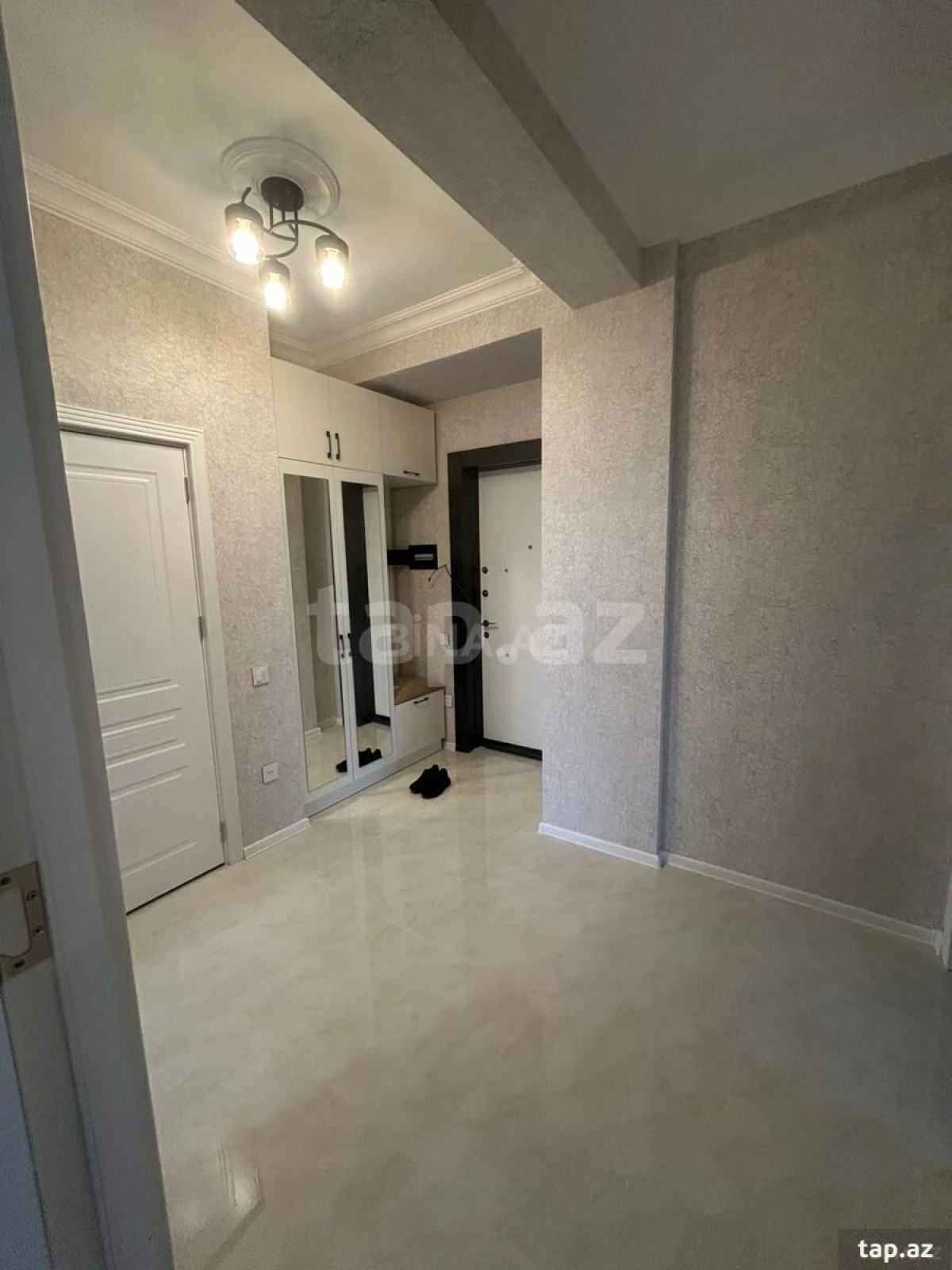 Kirayə verilir 3 otaqlı yeni tikili 80 m²