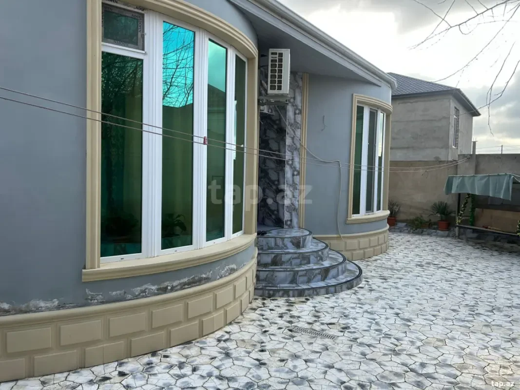 Satılır 4 otaqlı həyət evi 130 m²