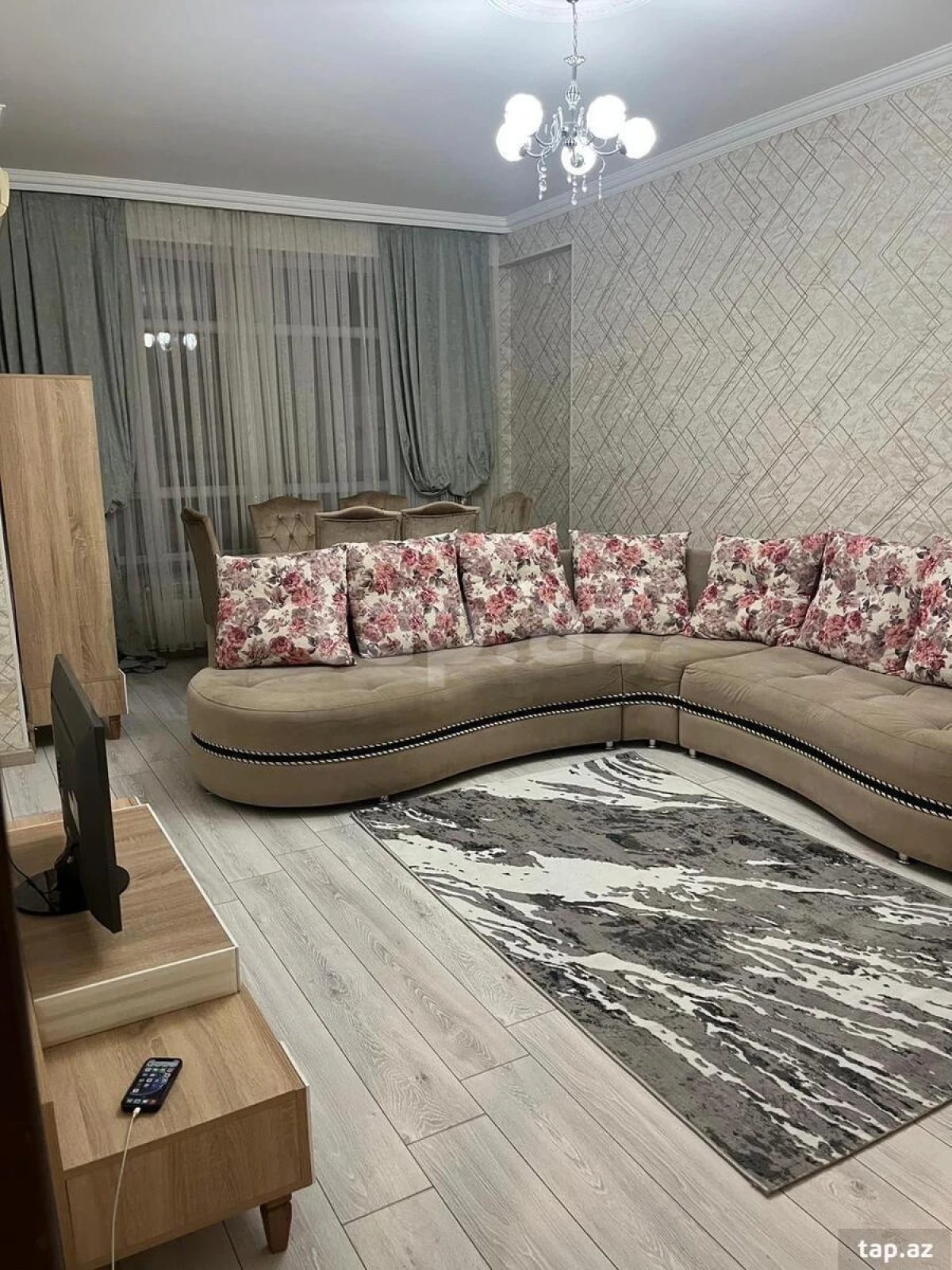 Kirayə verilir 2 otaqlı yeni tikili 85 m²