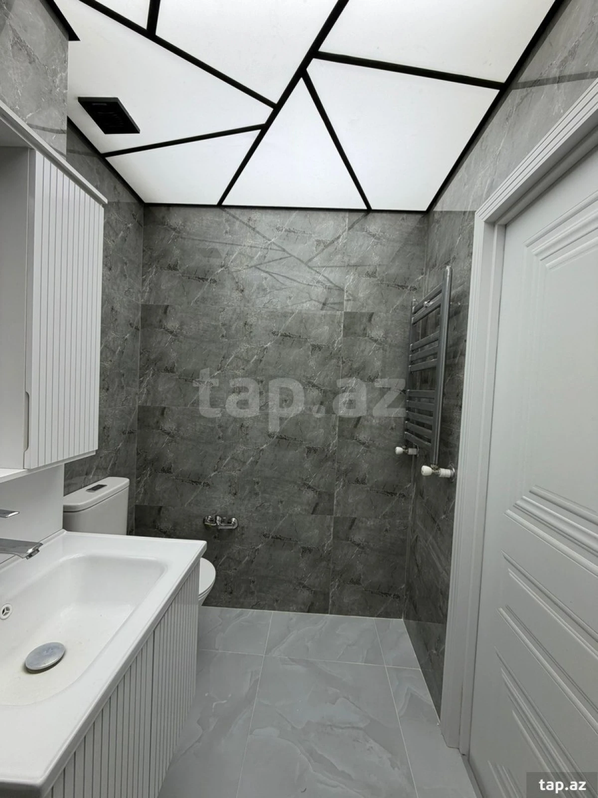 Satılır 3 otaqlı yeni tikili 90 m²