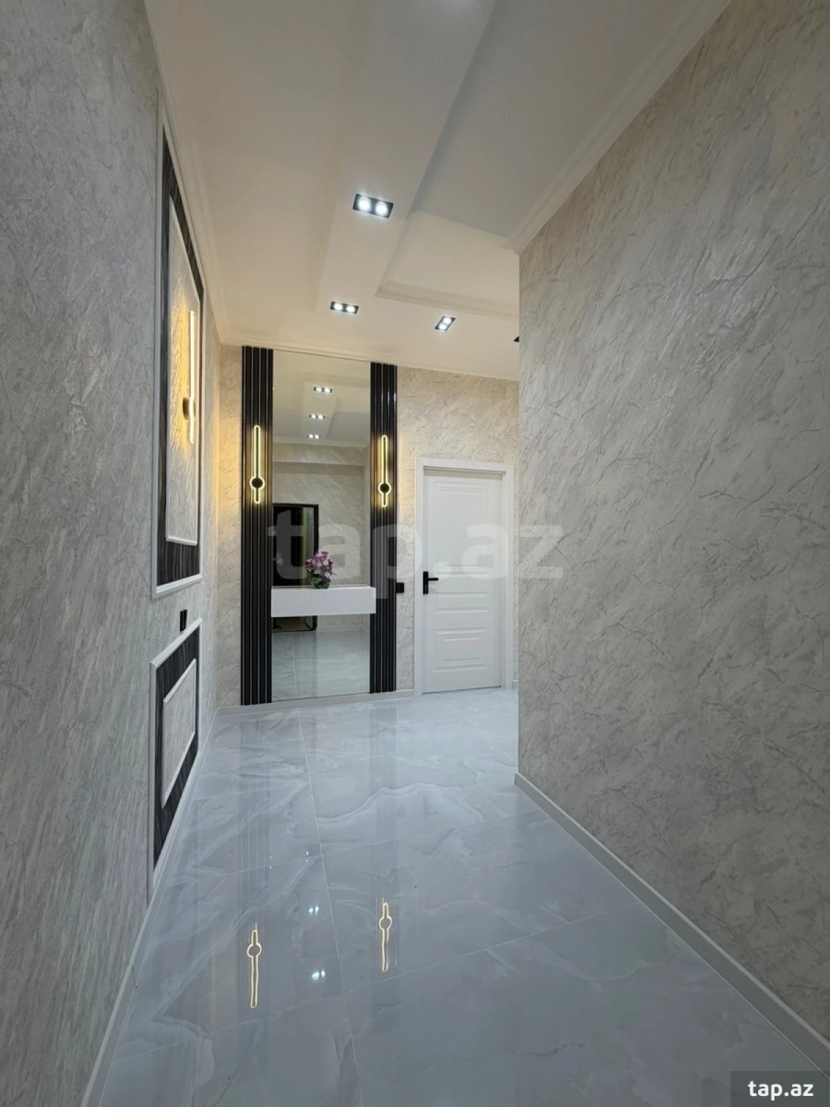 Satılır 3 otaqlı yeni tikili 90 m²