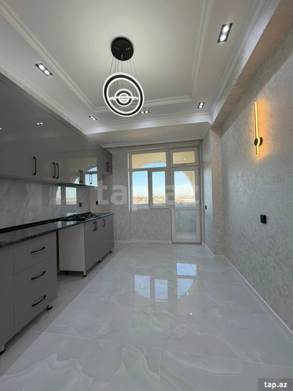 Satılır 3 otaqlı yeni tikili 90 m²
