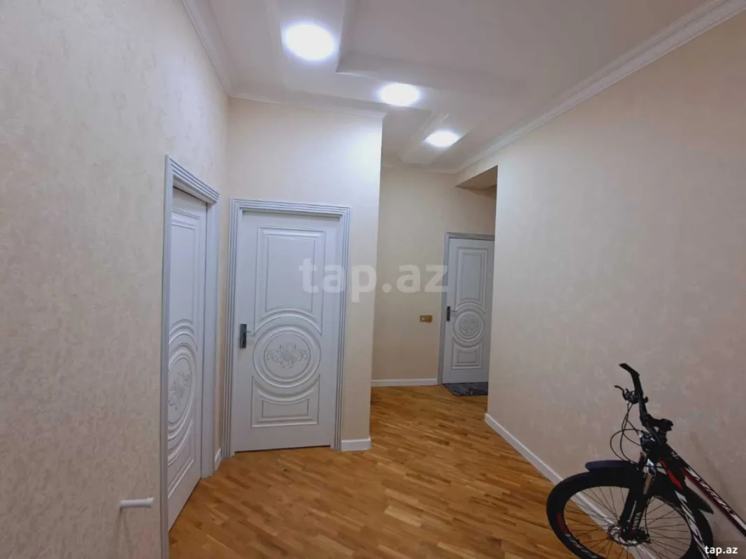 Satılır 3 otaqlı yeni tikili 70 m²