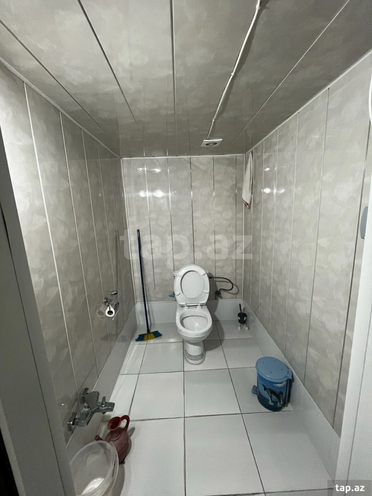 Satılır 8 otaqlı həyət evi