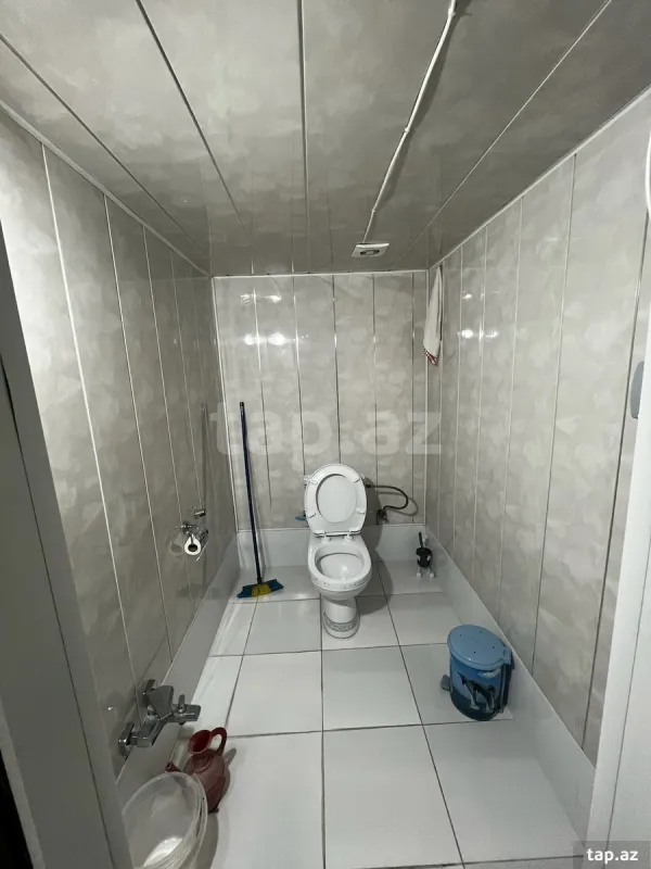 Satılır 8 otaqlı həyət evi