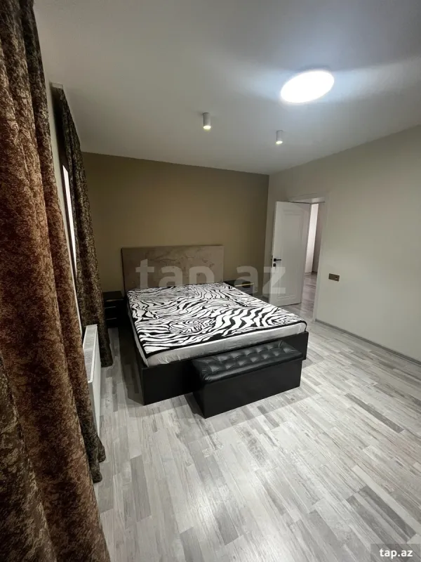 Satılır 8 otaqlı həyət evi