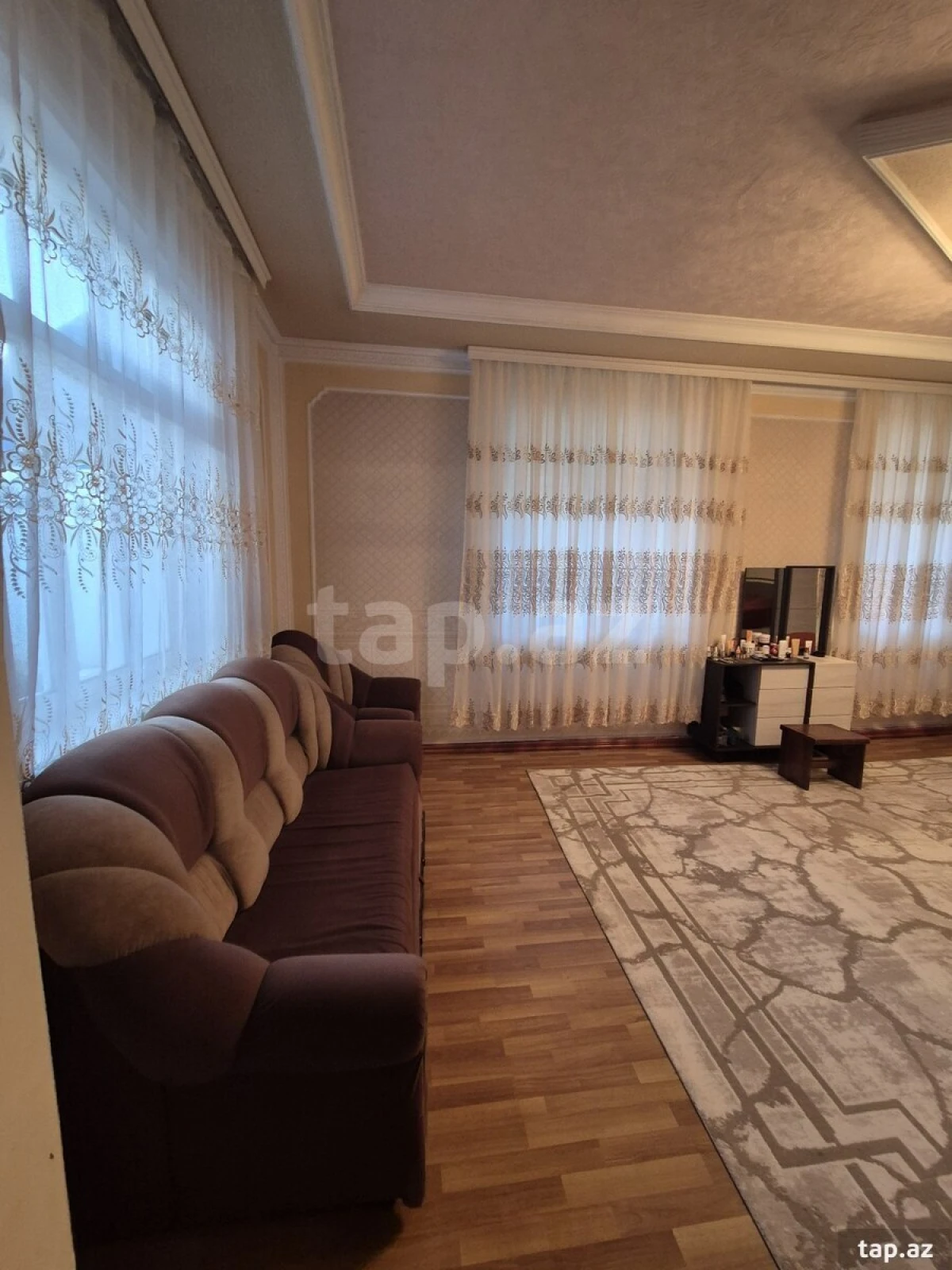 Satılır 4 otaqlı həyət evi