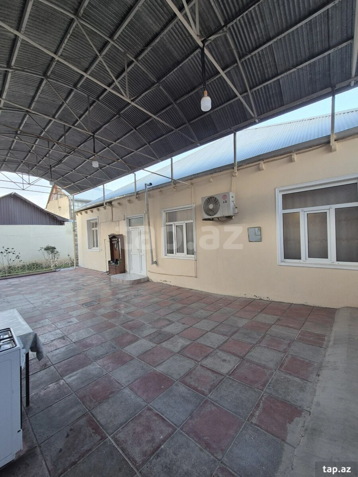 Satılır 4 otaqlı həyət evi