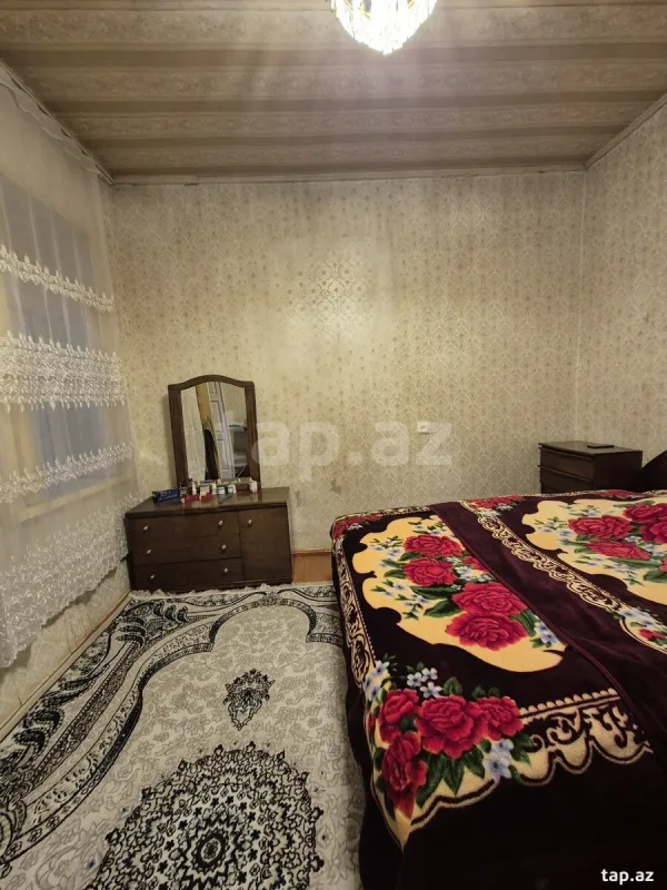 Satılır 4 otaqlı həyət evi