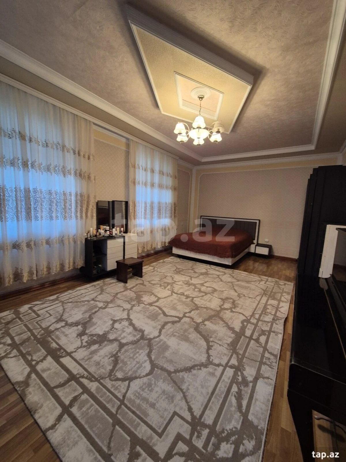 Satılır 4 otaqlı həyət evi