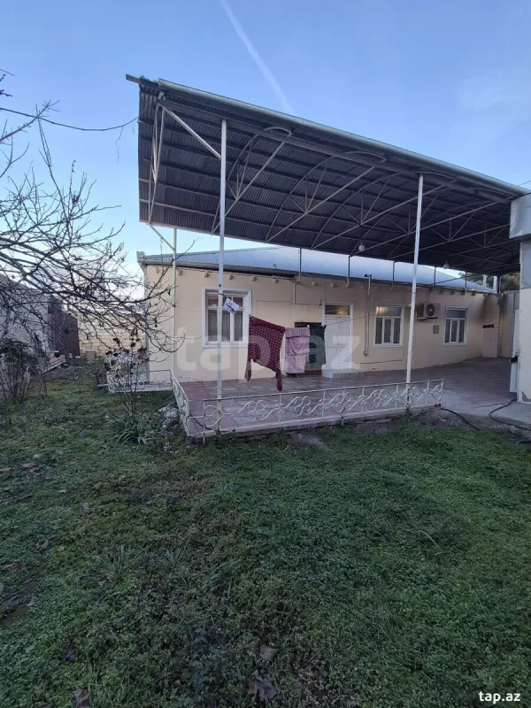 Satılır 4 otaqlı həyət evi