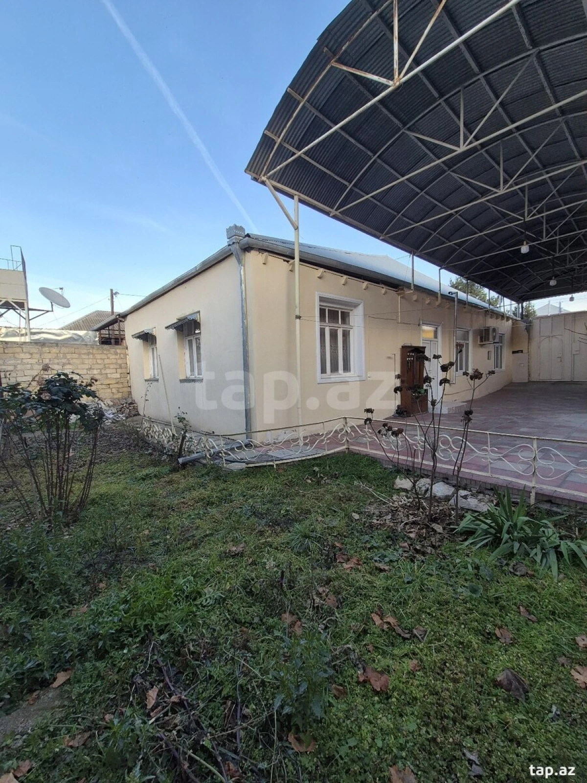 Satılır 4 otaqlı həyət evi