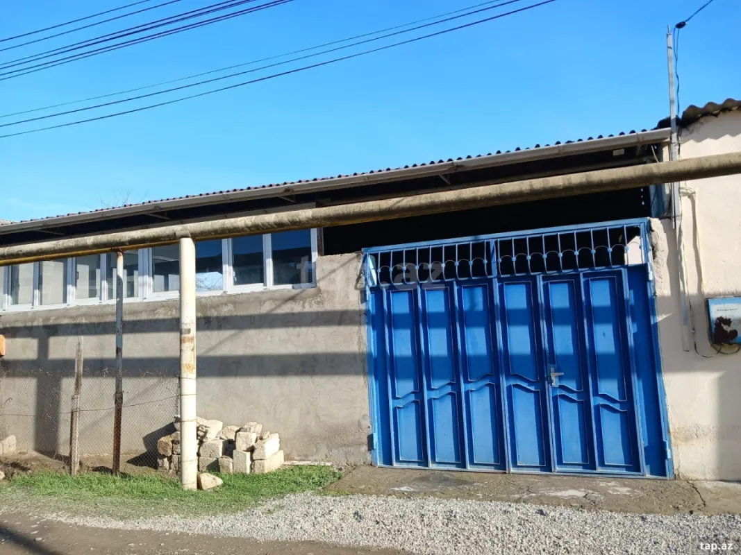 Satılır 4 otaqlı həyət evi