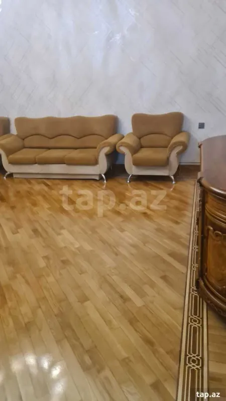 Kirayə verilir 3 otaqlı yeni tikili 135 m²