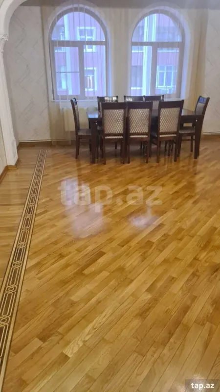 Kirayə verilir 3 otaqlı yeni tikili 135 m²