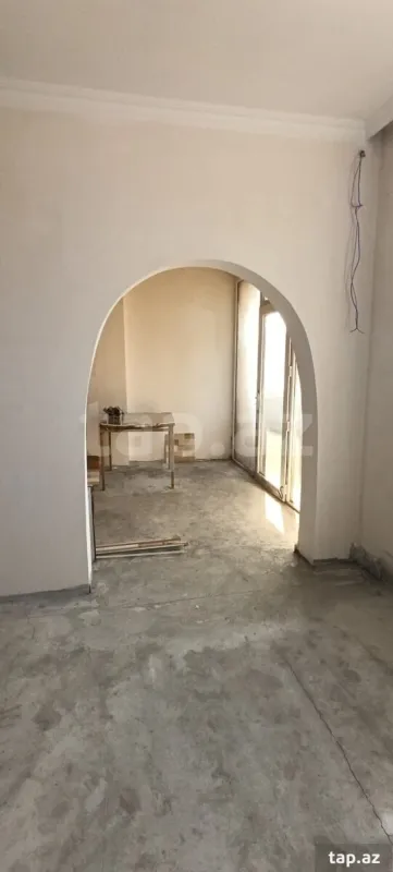 Satılır 4 otaqlı yeni tikili 75 m²