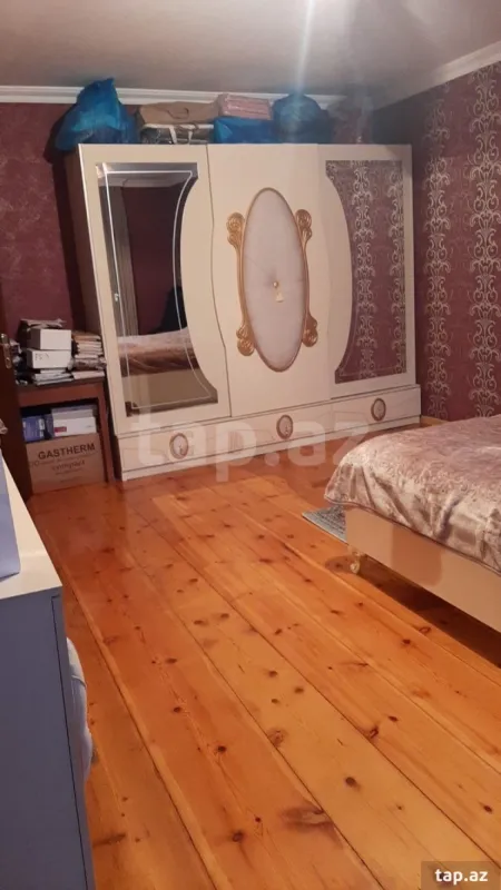 Satılır 5 otaqlı həyət evi