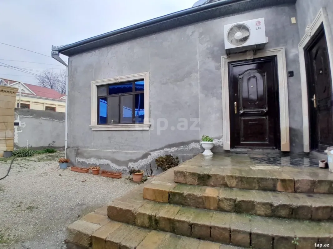 Satılır 5 otaqlı həyət evi