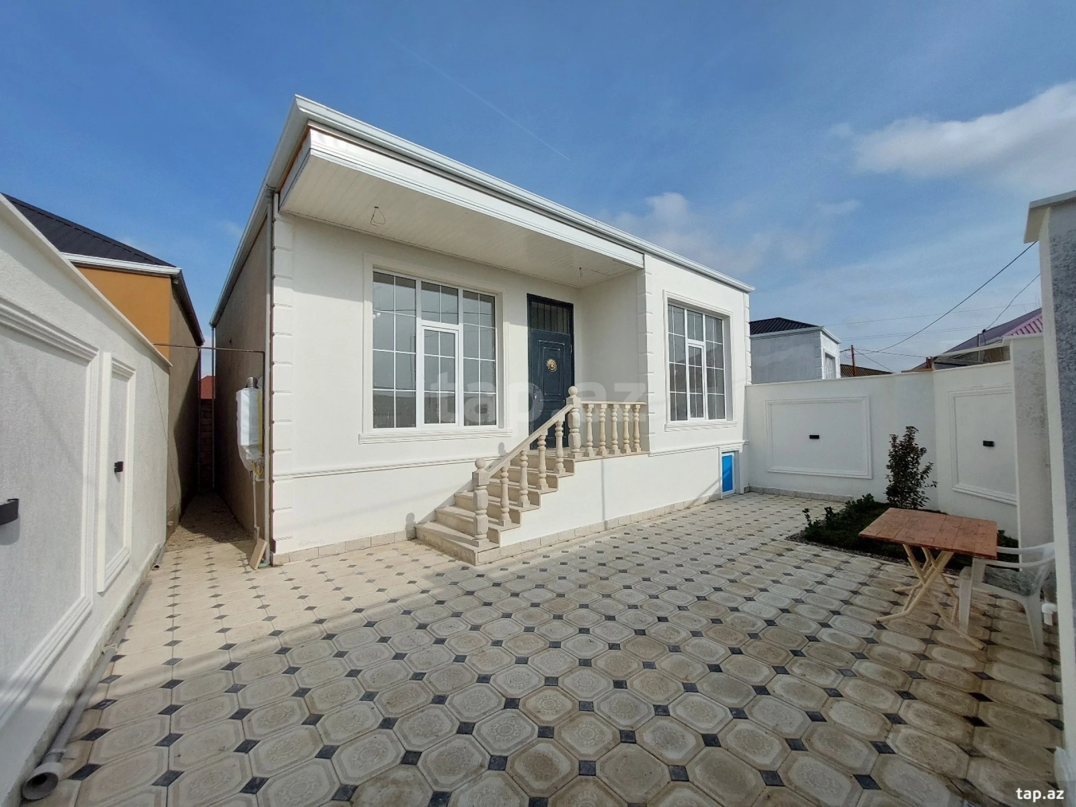 Satılır 3 otaqlı həyət evi