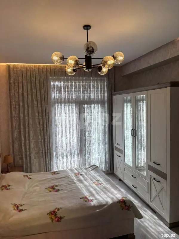 Kirayə verilir 2 otaqlı yeni tikili 70 m²