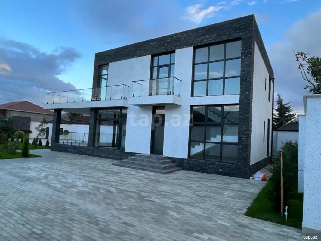 Satılır 5 otaqlı həyət evi 350 m²