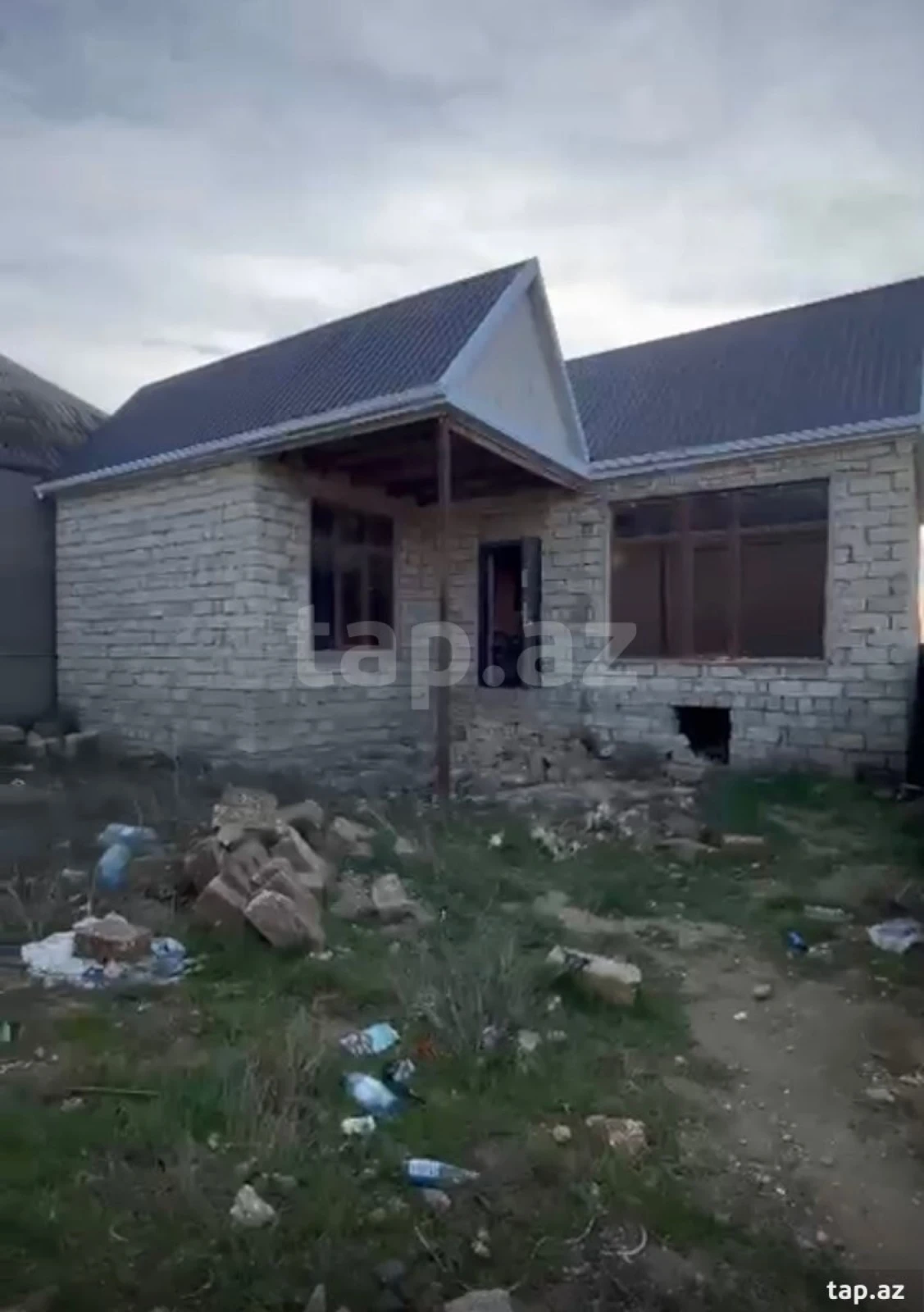 Satılır 4 otaqlı həyət evi 100 m²