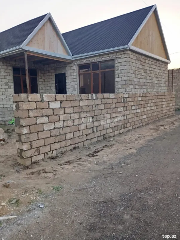 Satılır 4 otaqlı həyət evi 100 m²