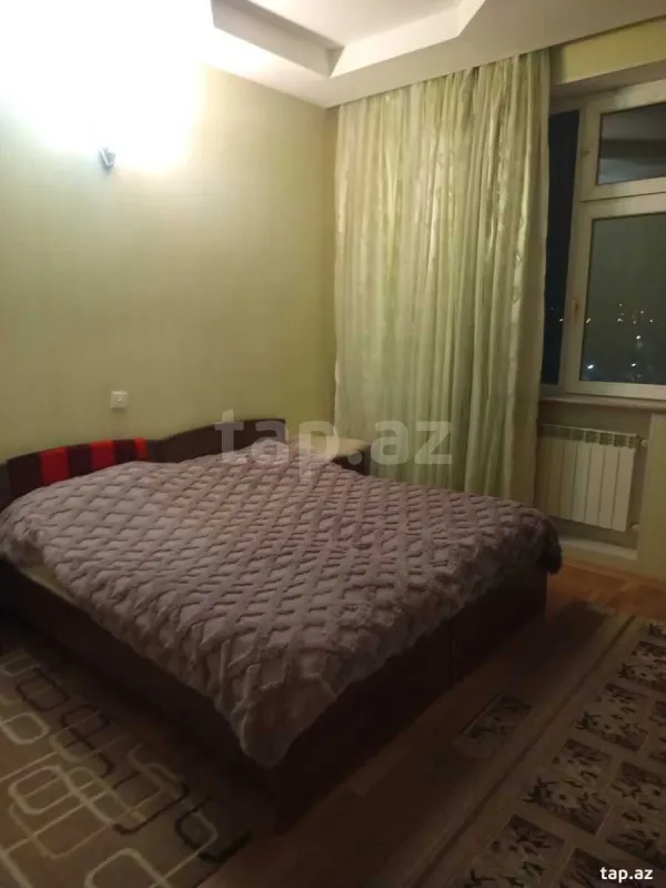 Kirayə verilir 3 otaqlı yeni tikili 120 m²
