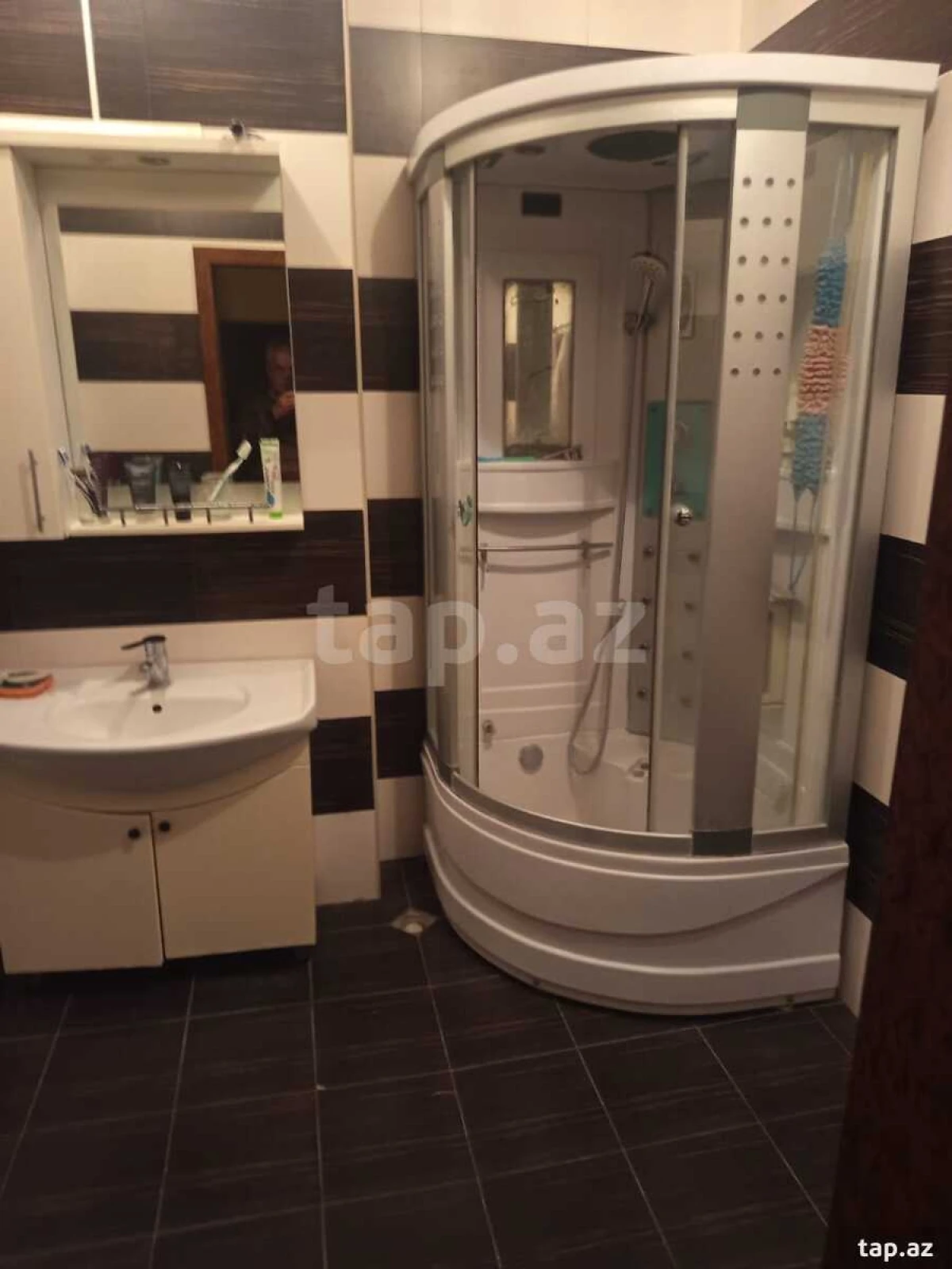 Kirayə verilir 3 otaqlı yeni tikili 120 m²