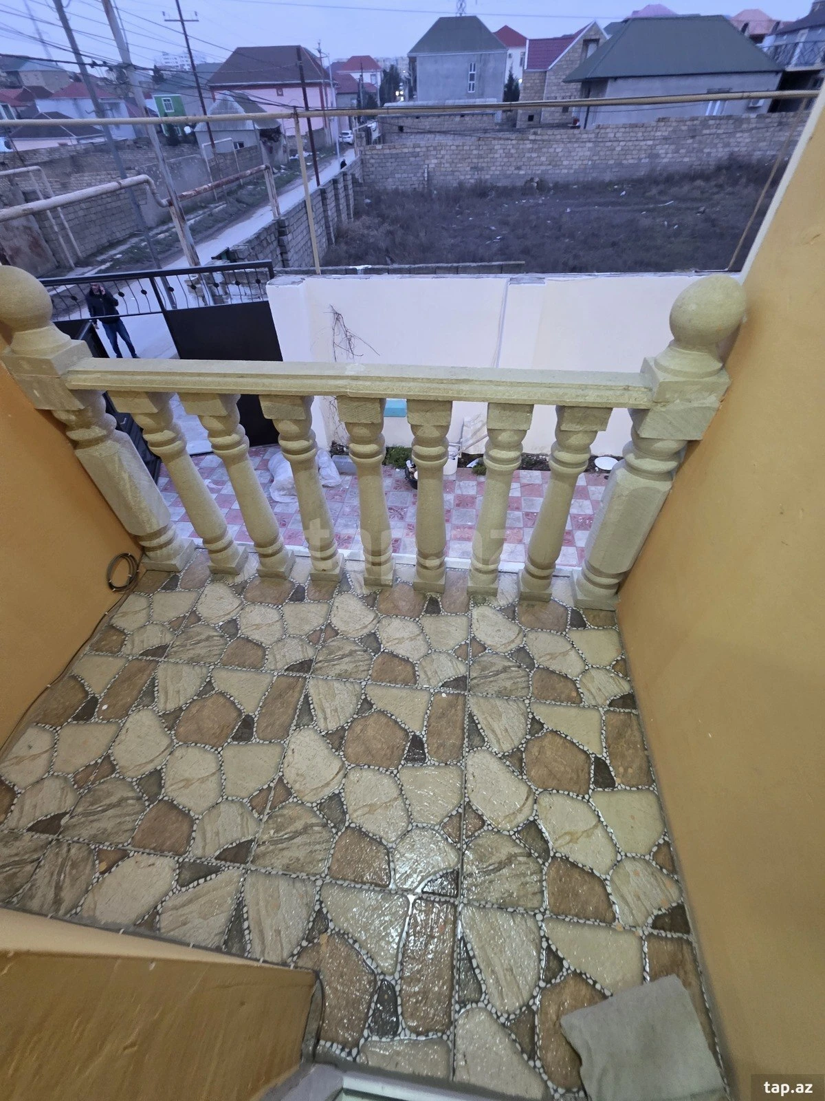 Satılır 4 otaqlı həyət evi