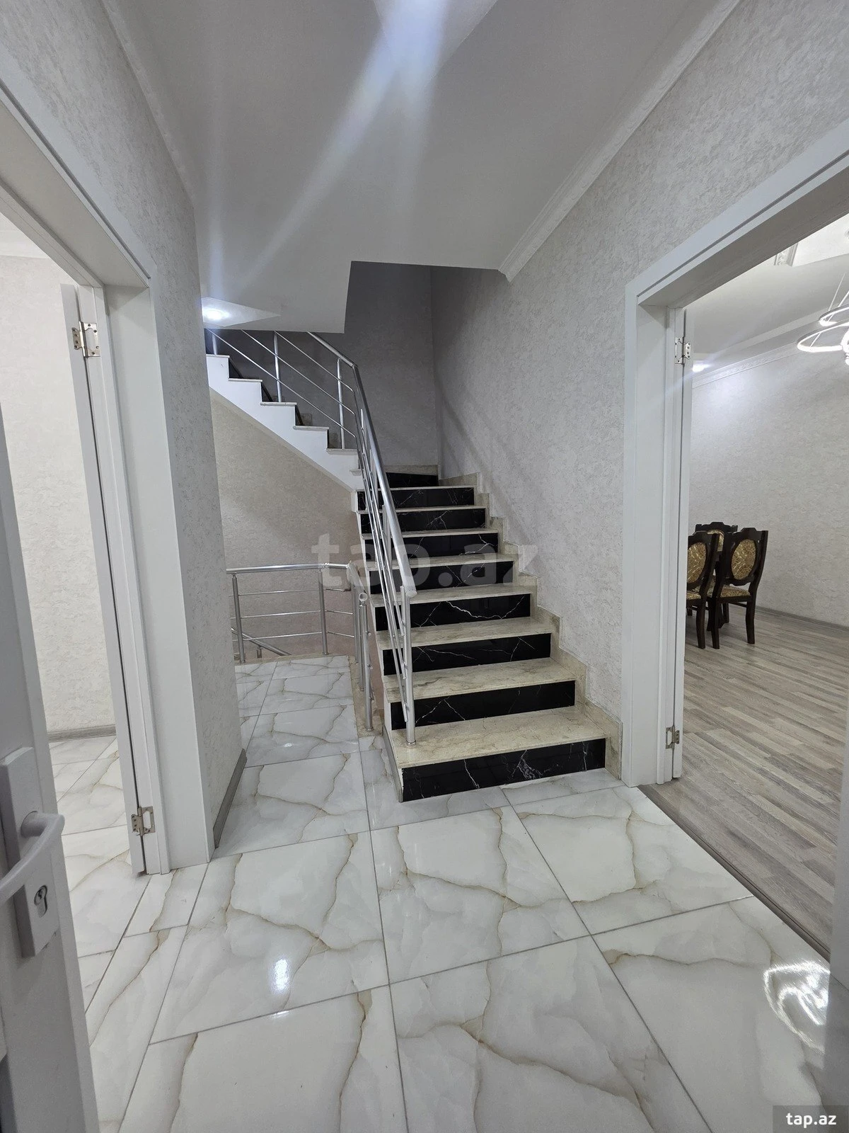 Satılır 4 otaqlı həyət evi