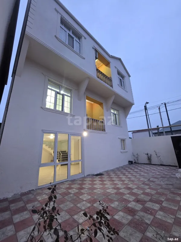 Satılır 4 otaqlı həyət evi