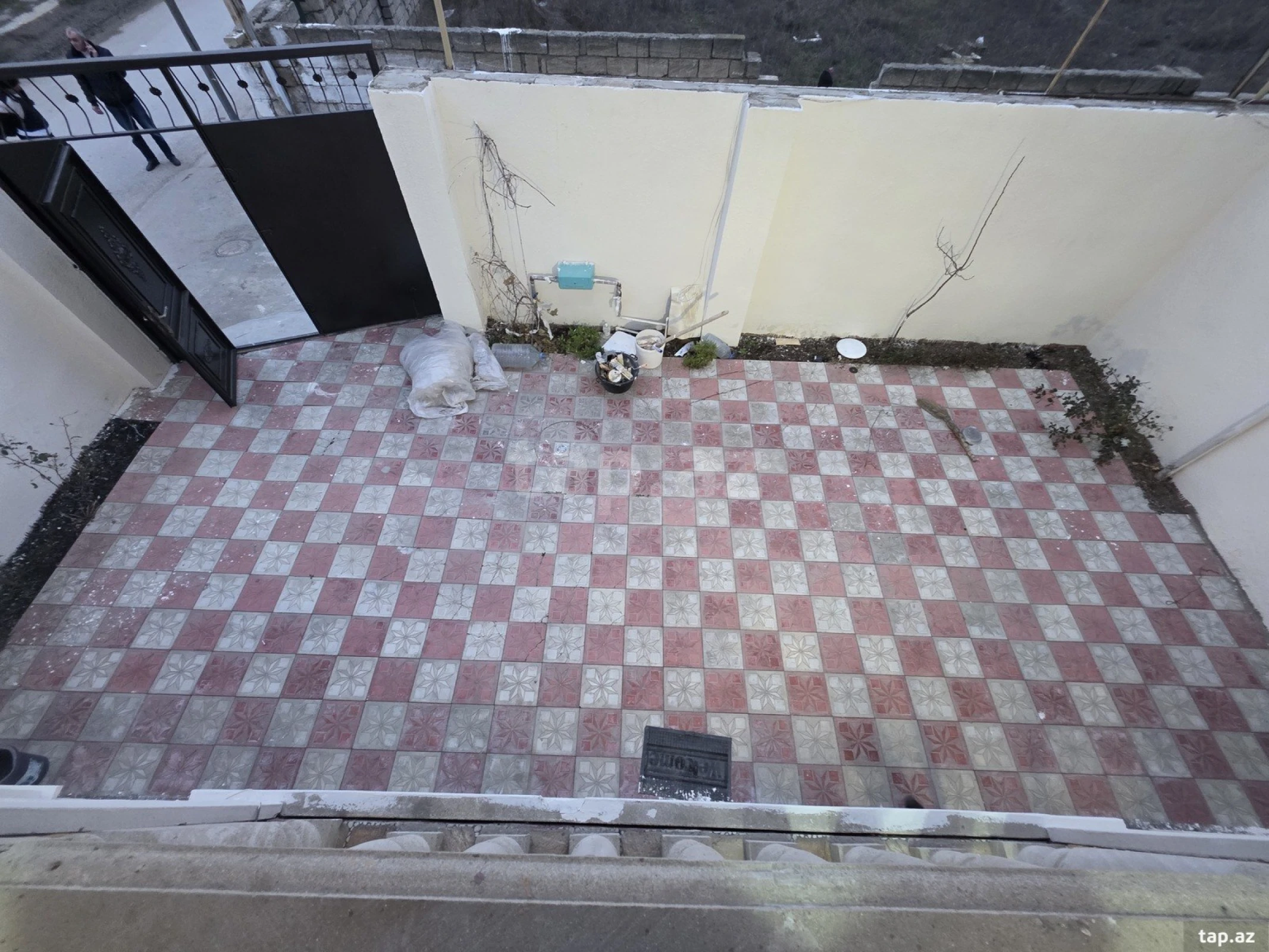 Satılır 4 otaqlı həyət evi