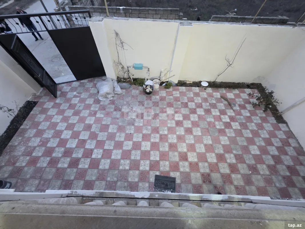 Satılır 4 otaqlı həyət evi