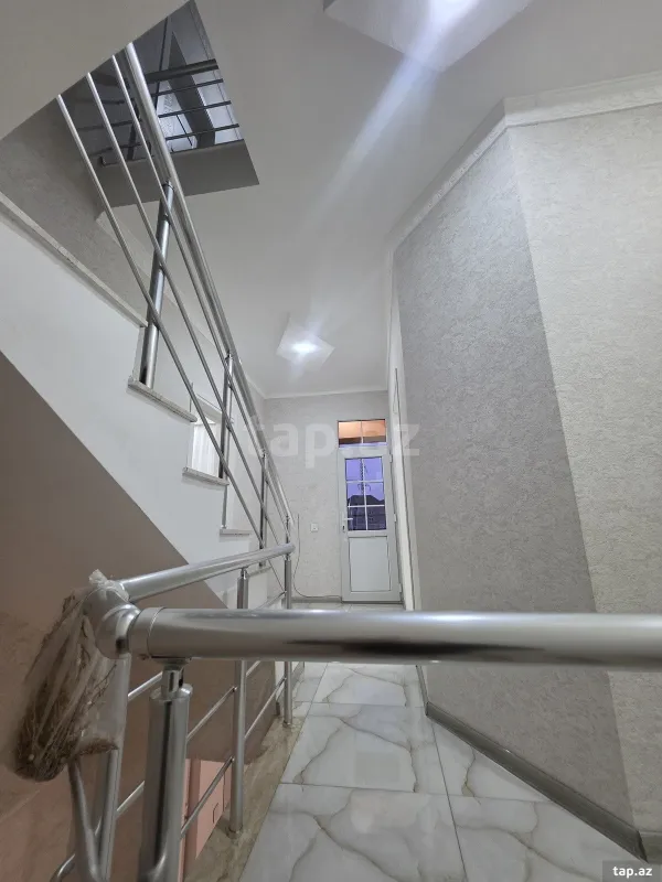 Satılır 4 otaqlı həyət evi