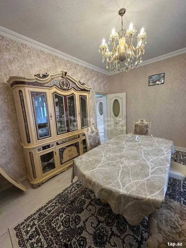 Satılır 8 otaqlı həyət evi