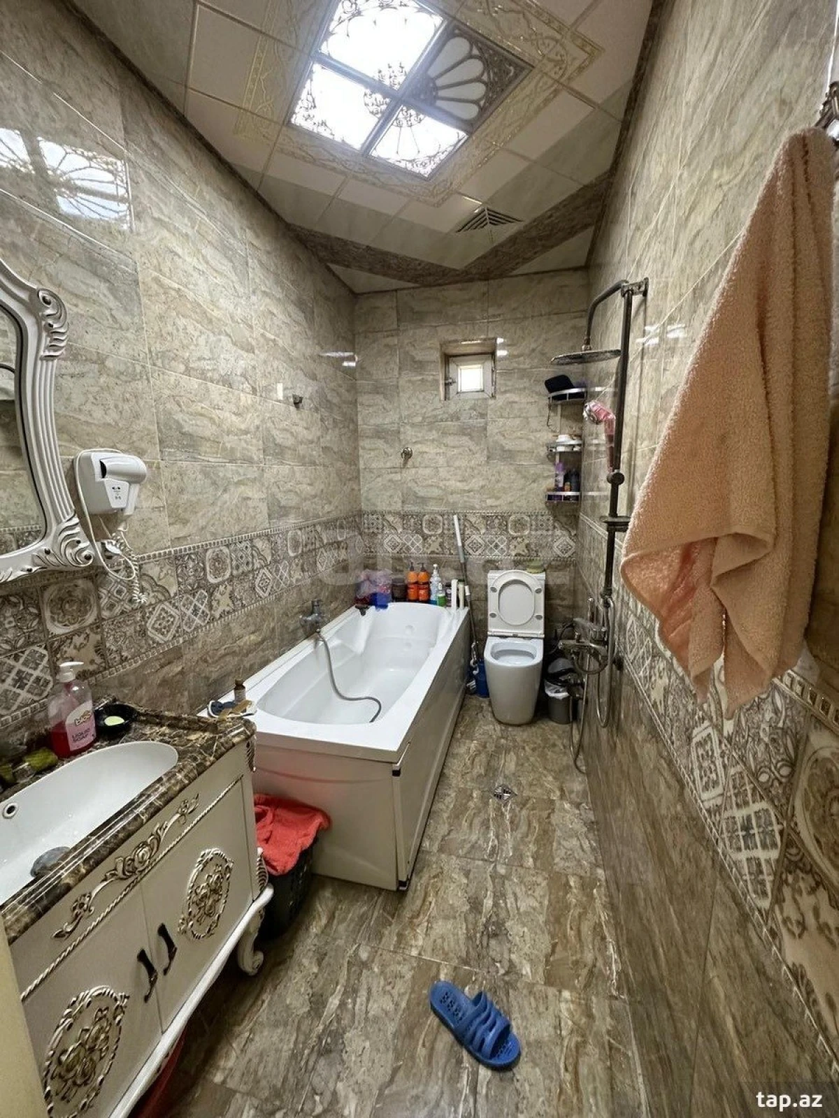 Satılır 8 otaqlı həyət evi