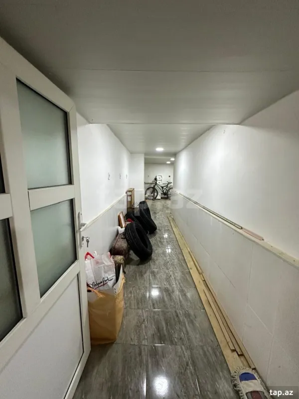 Satılır 8 otaqlı həyət evi