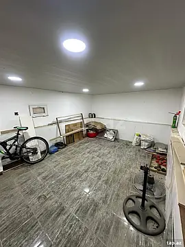 Satılır 8 otaqlı həyət evi