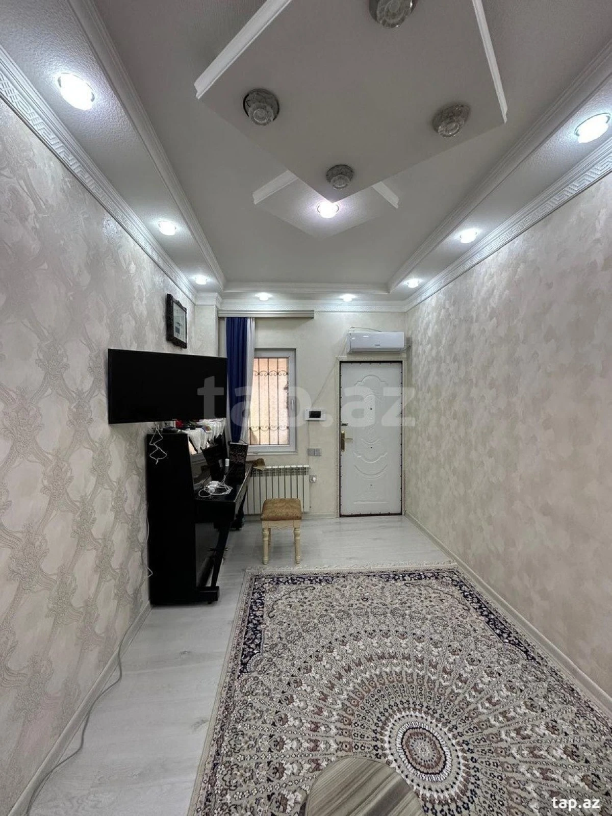 Satılır 8 otaqlı həyət evi