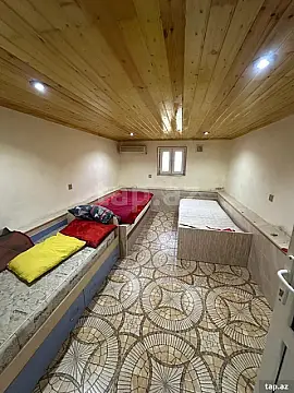 Satılır 8 otaqlı həyət evi