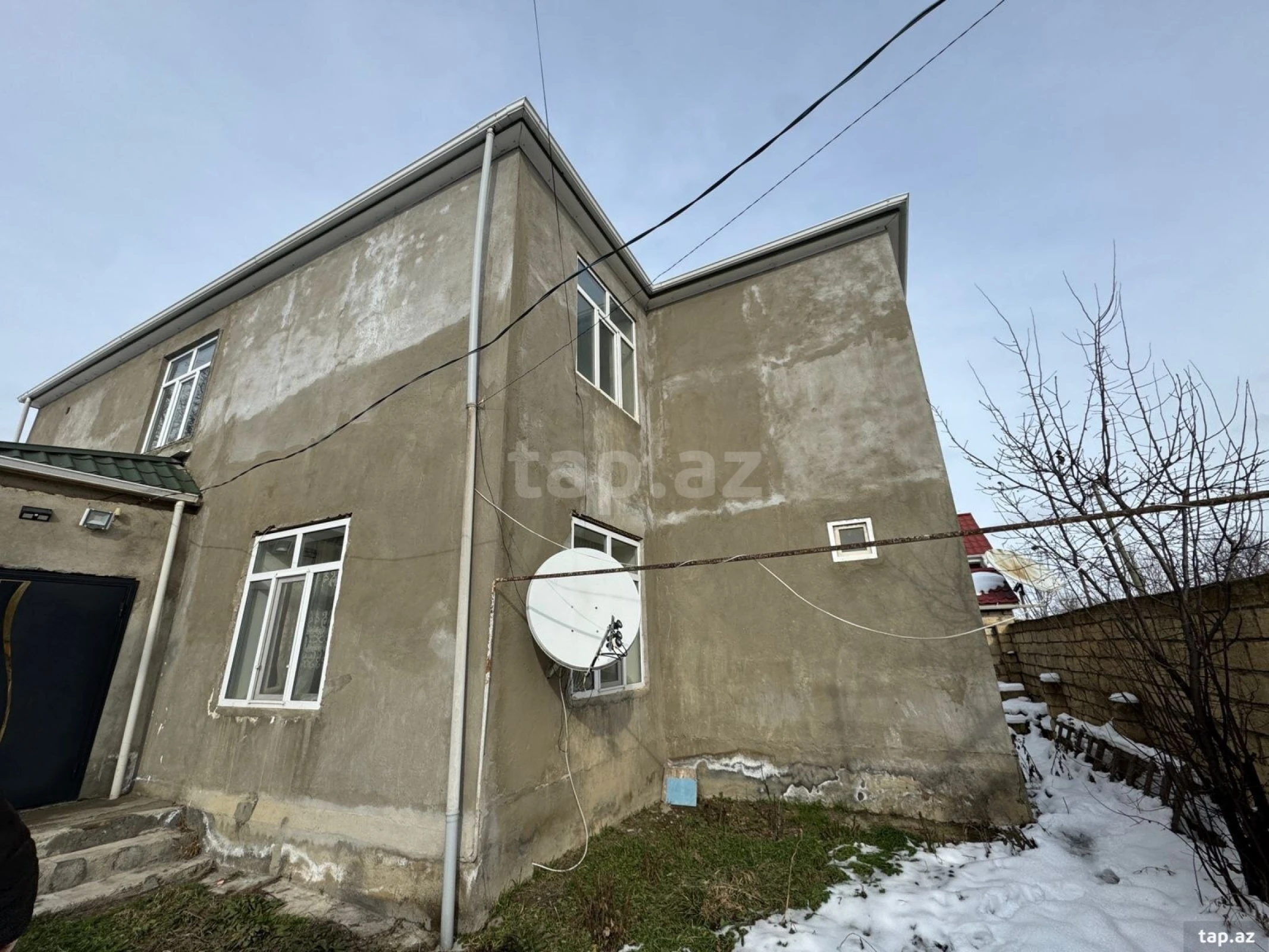 Satılır 5 otaqlı həyət evi