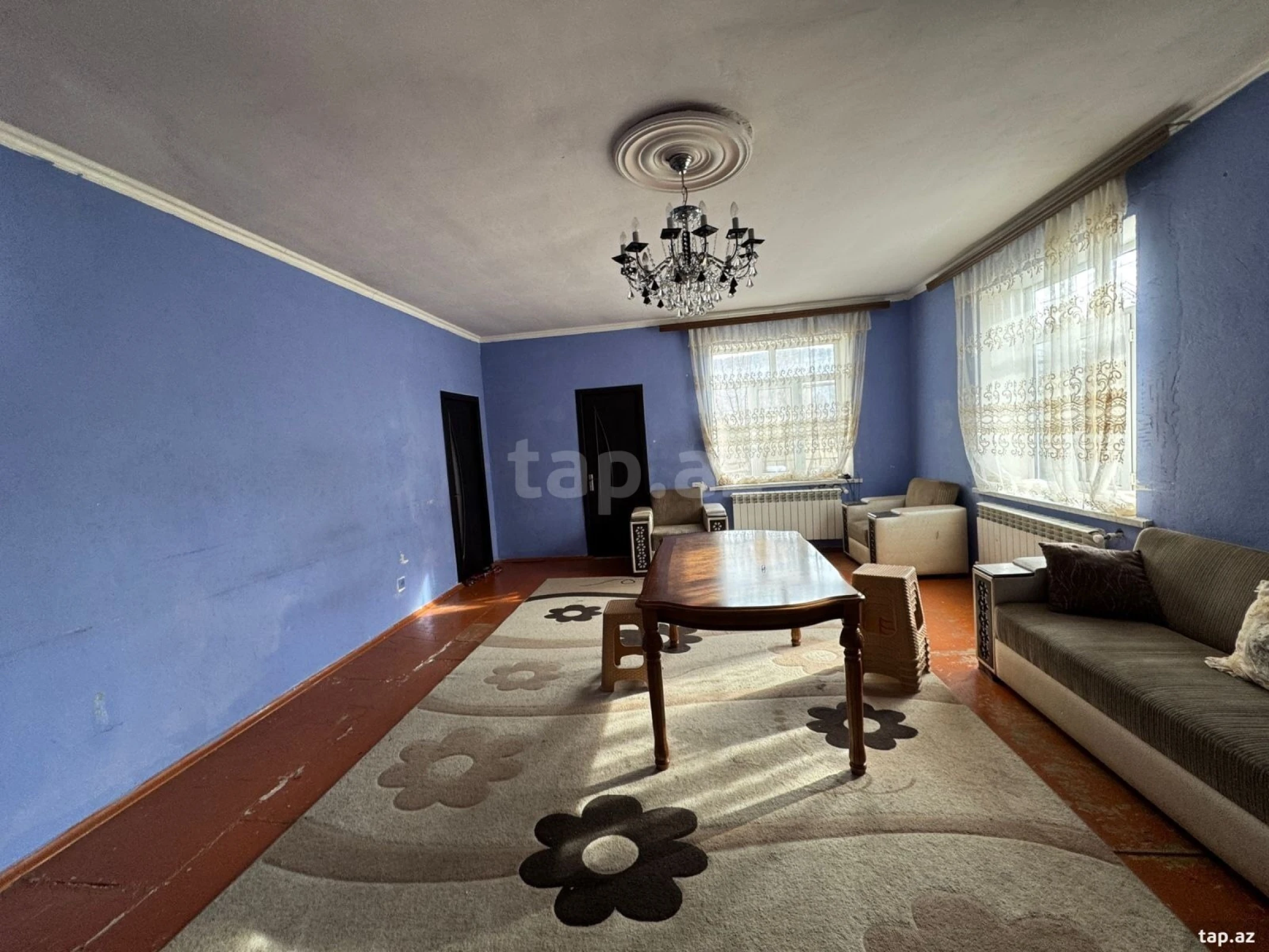 Satılır 5 otaqlı həyət evi