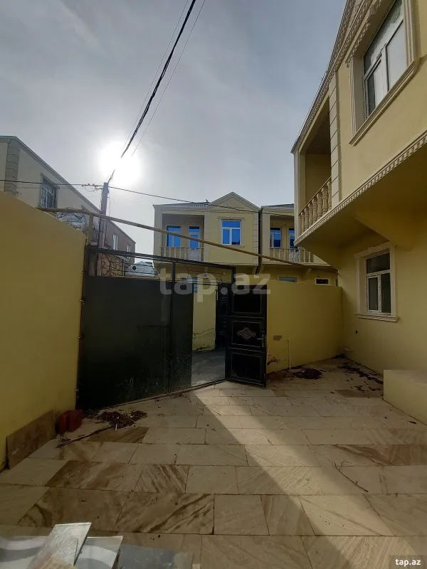 Satılır 4 otaqlı həyət evi