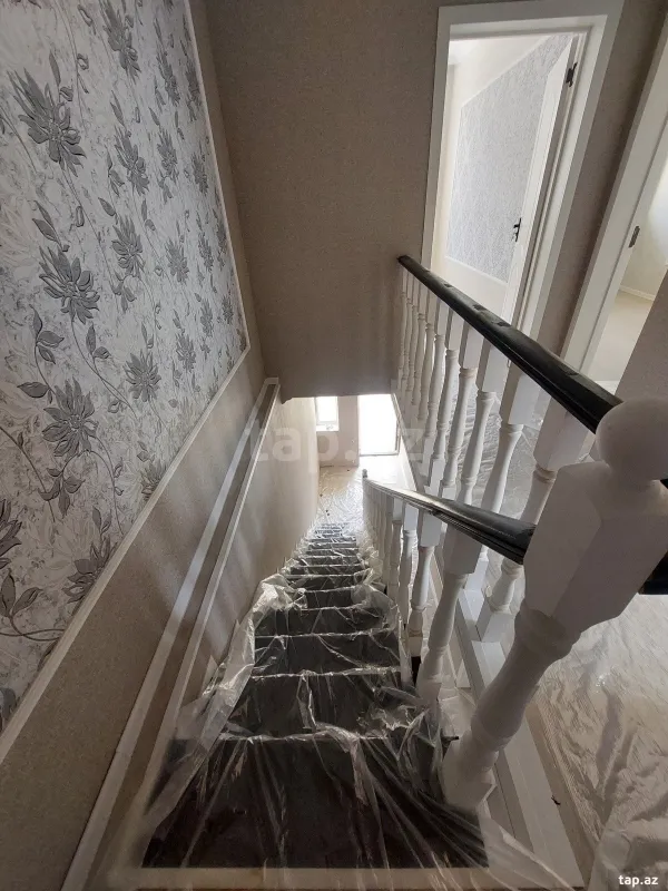 Satılır 4 otaqlı həyət evi