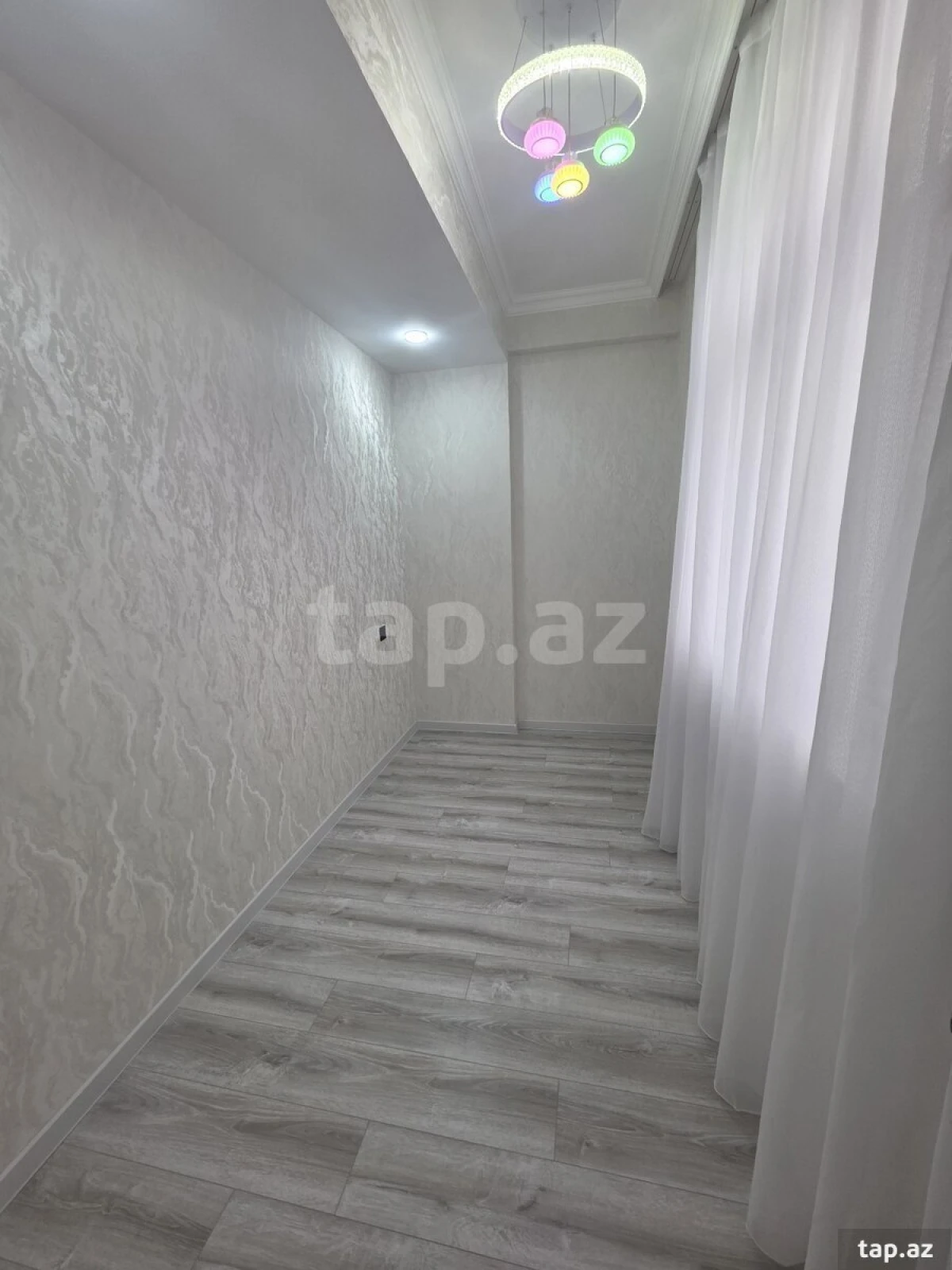 Satılır 3 otaqlı yeni tikili 80 m²