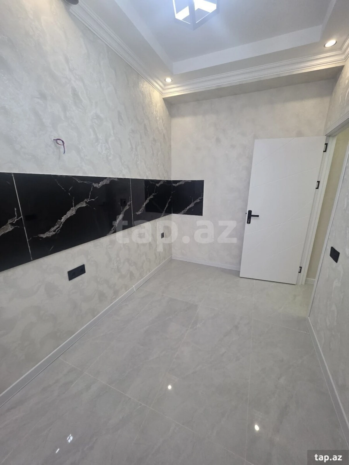Satılır 3 otaqlı yeni tikili 80 m²