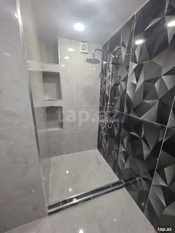 Satılır 3 otaqlı yeni tikili 80 m²